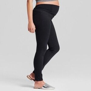 INGRID & ISABEL NWT Black Skinny Over the Belly Jeans